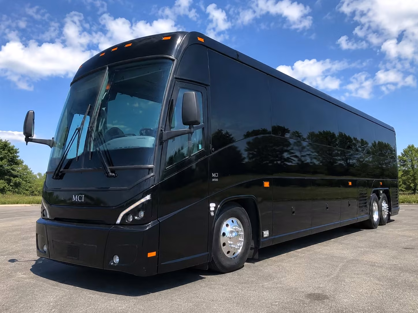 charter bus rentals for fayetteville school field trips to the airborne special operations museum
