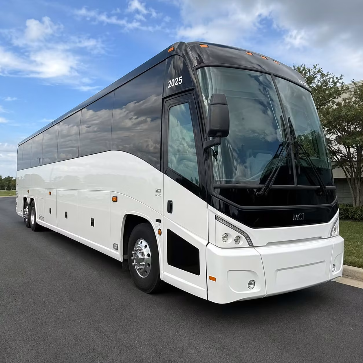 corporate shuttle services between fayetteville and fort liberty